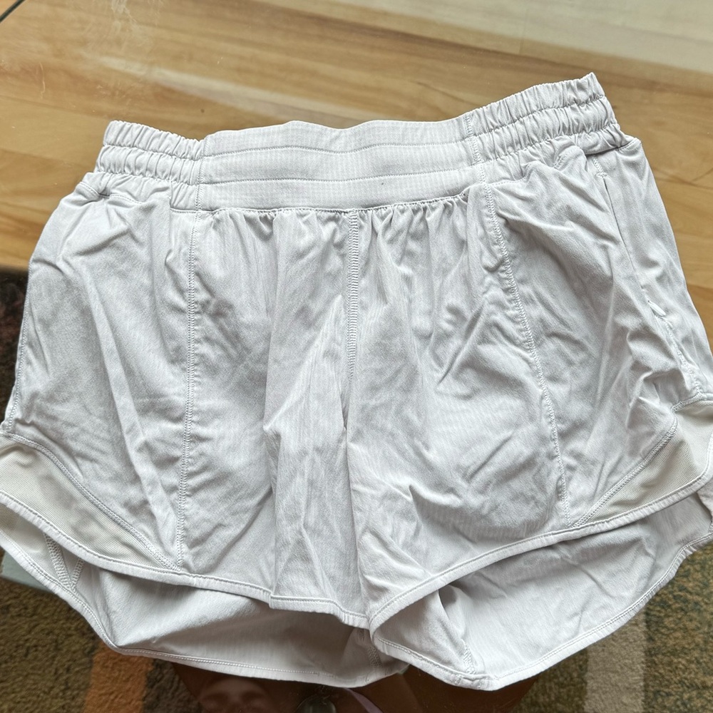 White lululemon hotty hot shorts 2.5” high rise